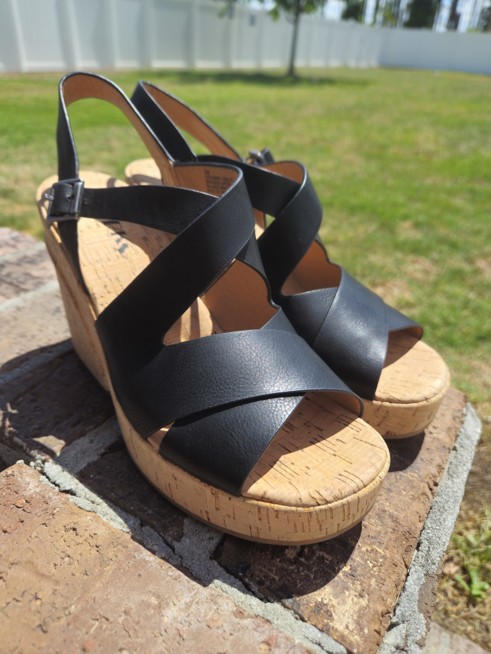 Korks Black Wedge Sandals